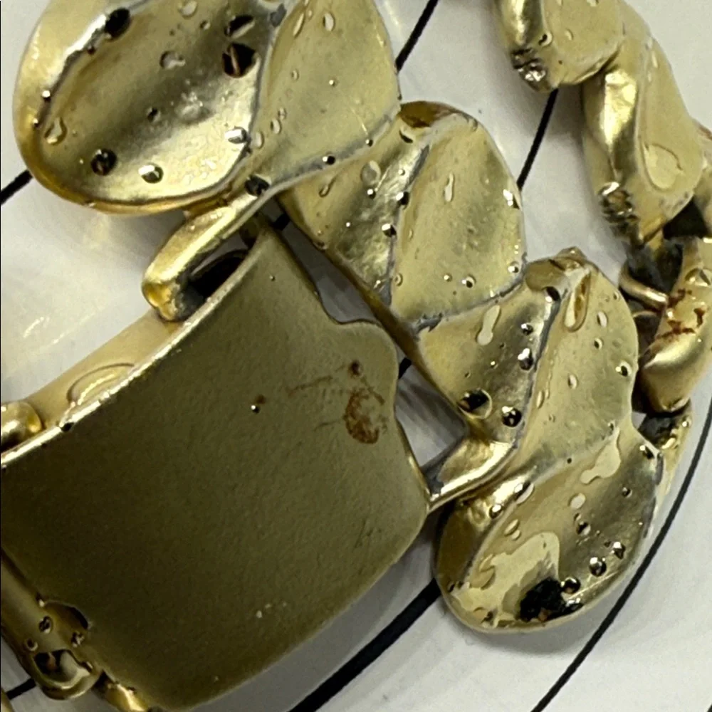 N/A elegant gold